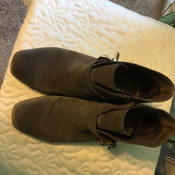 Very Volatile Brown Boots - Picture 7 of 7